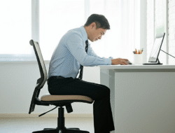 Bahaya Duduk Terlalu Lama bagi Kesehatan Tulang