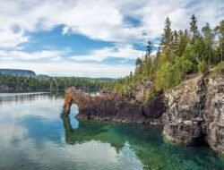 Menjelajahi Kanada: 10 Destinasi Alam Terindah Tahun 2025