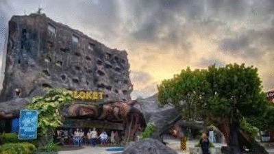 Penginapan Unik Capsule Hotel dan Rumah Pohon Viral di Media Sosial